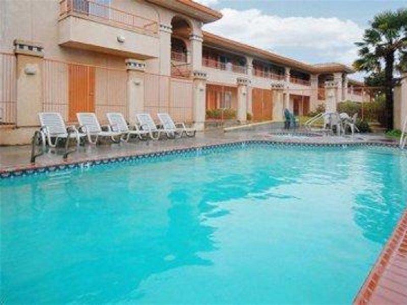 Baymont By Wyndham Manteca Hotel Buitenkant foto