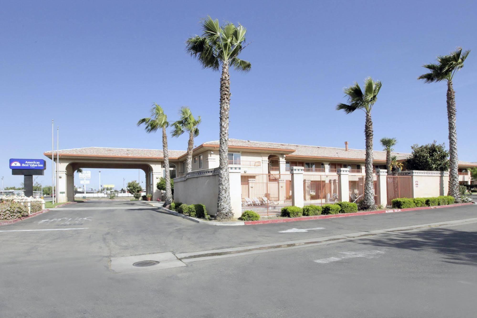 Baymont By Wyndham Manteca Hotel Buitenkant foto