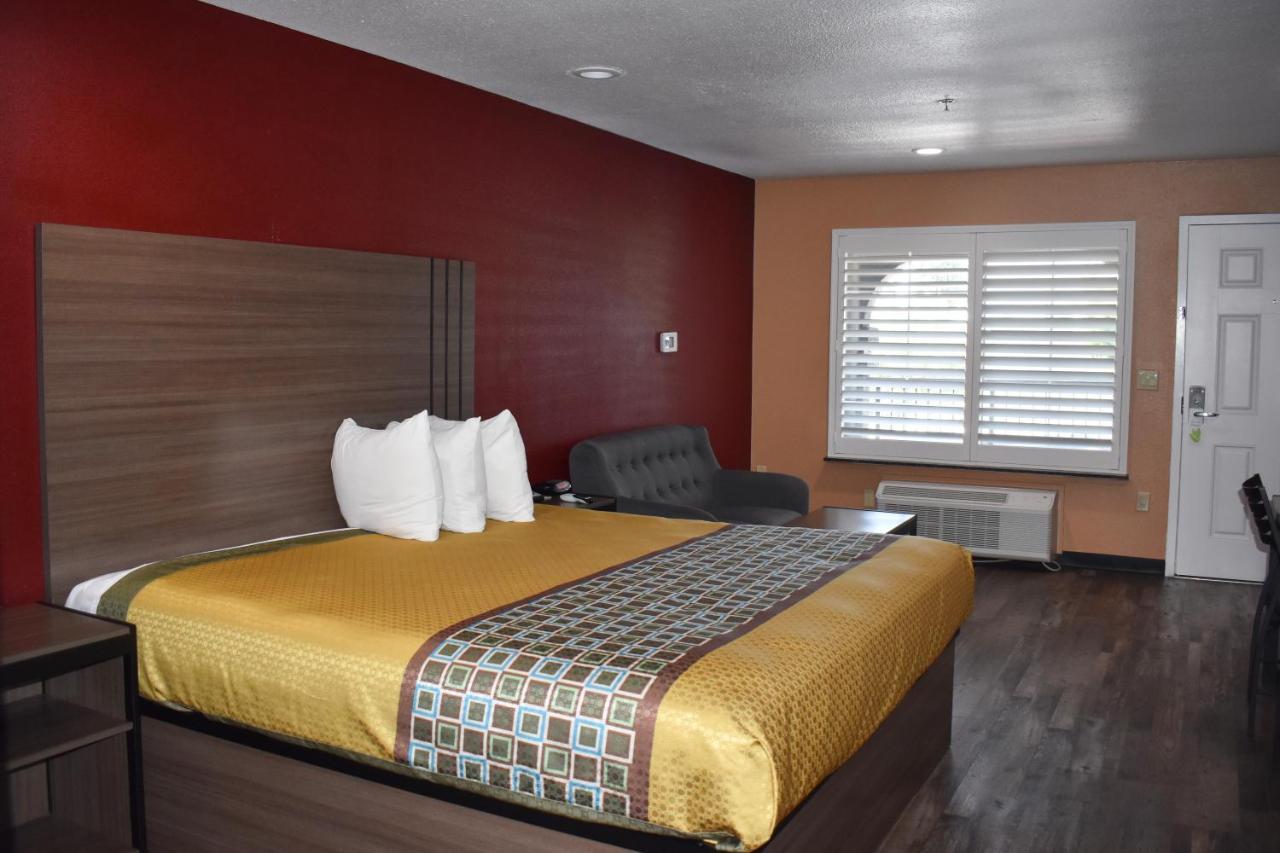 Baymont By Wyndham Manteca Hotel Buitenkant foto