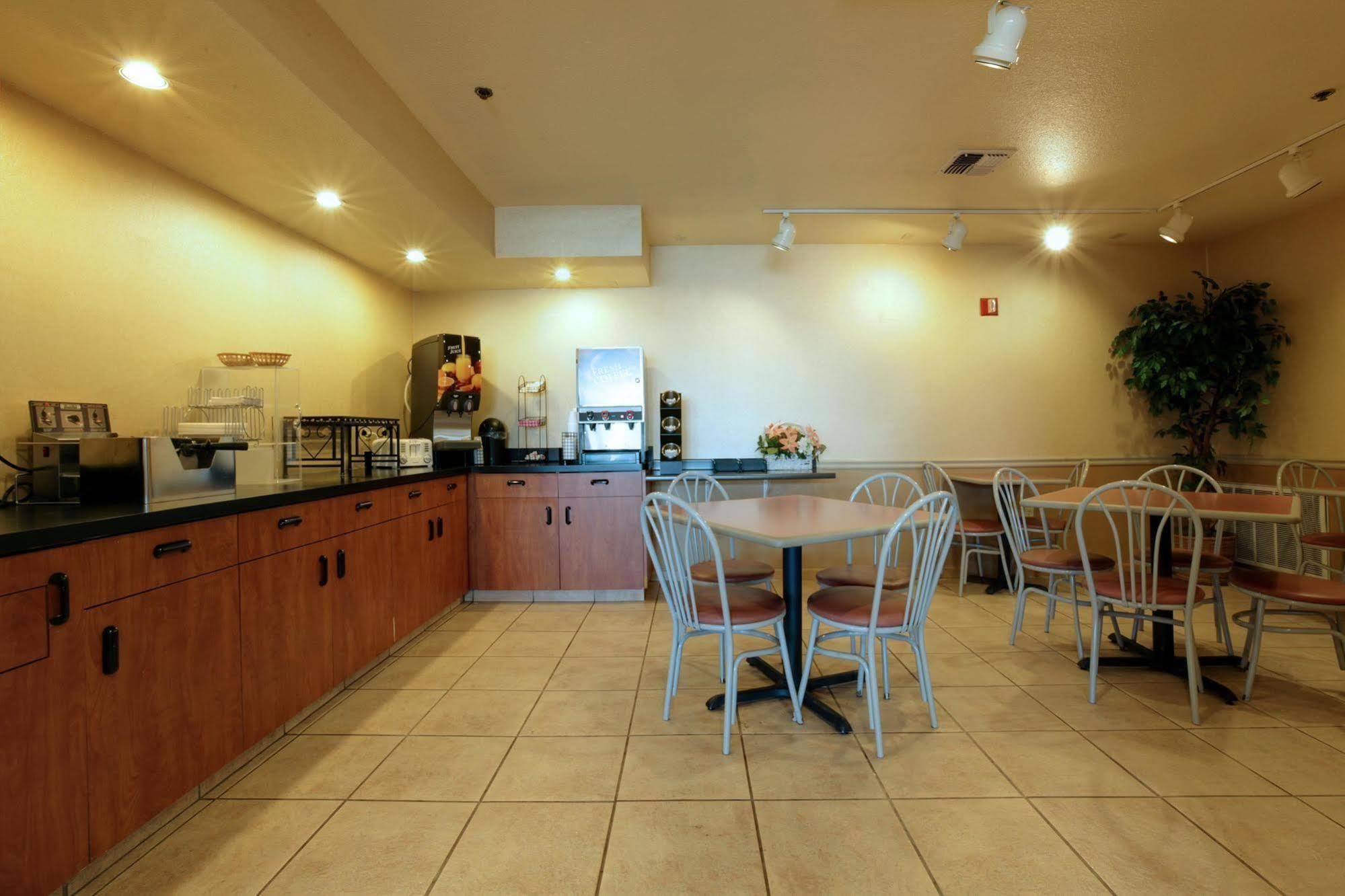 Baymont By Wyndham Manteca Hotel Restaurant foto