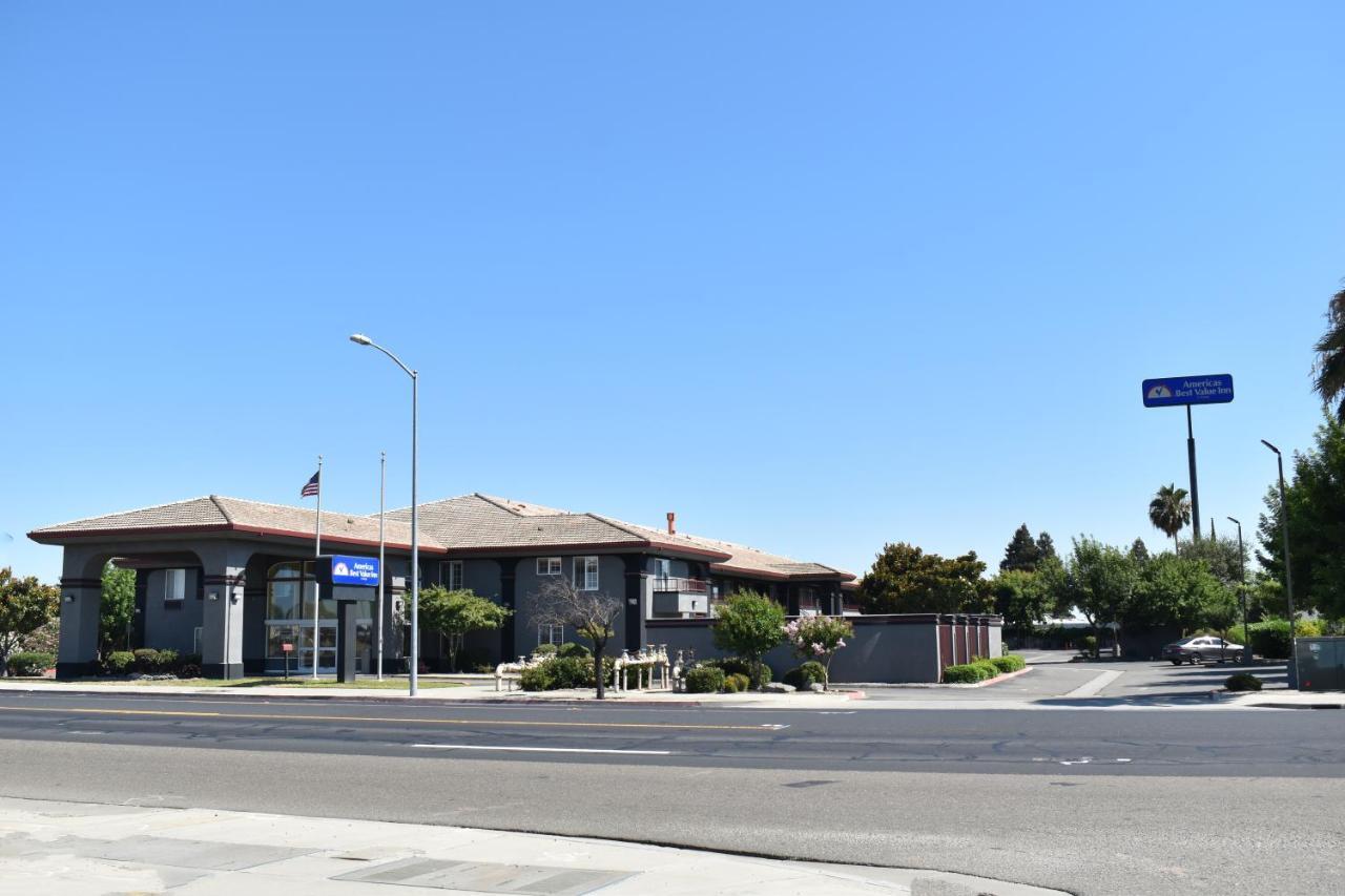 Baymont By Wyndham Manteca Hotel Buitenkant foto